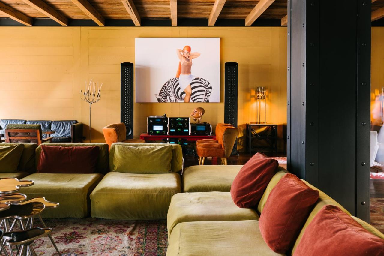 Rooms Hotel Tbilisi Eksteriør billede The interior of the home of the artist